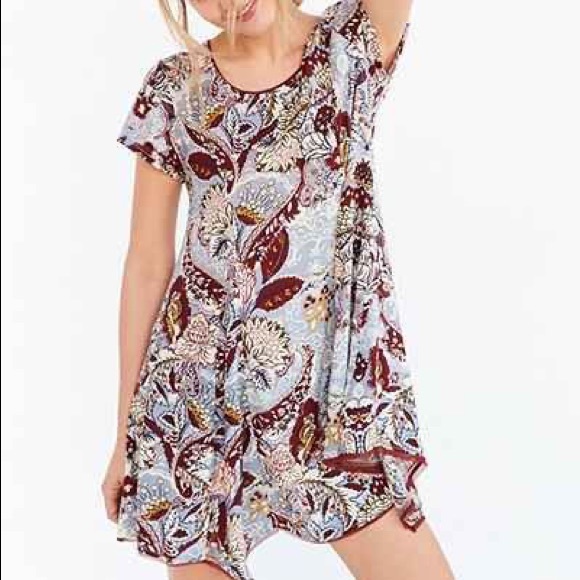 UO Silence + Noise Paisley Skater Babydoll Handkerchief Mini Dress - Picture 4 of 7